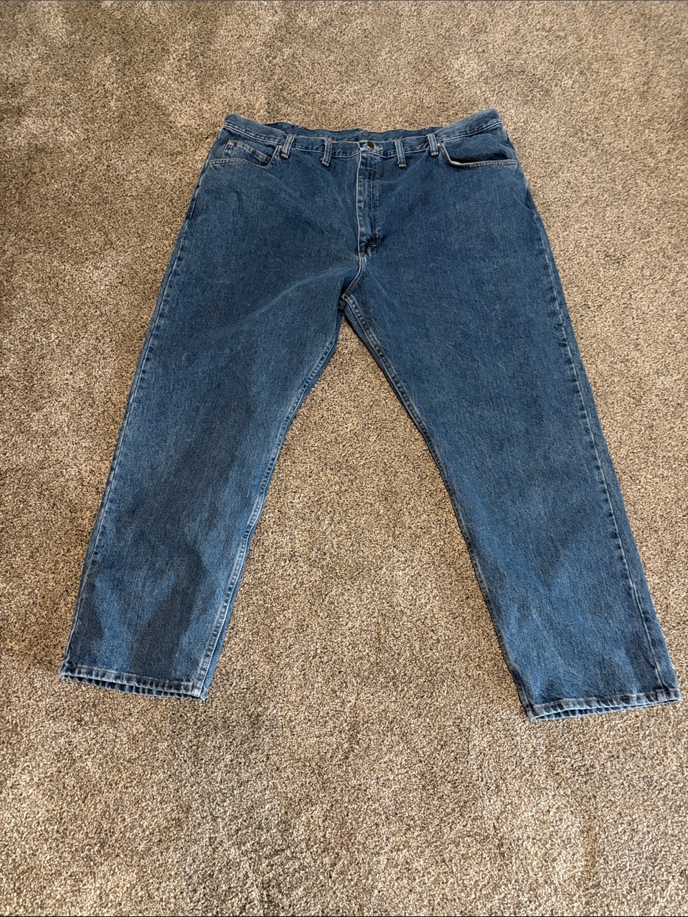 New without Tags Wrangler Men's Dark Blue Relaxed Fit Jeans 46x30